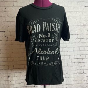 Brad paisley alcohol tour black tee shirt